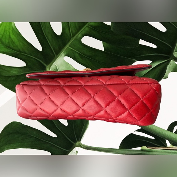 Authentic Versace Medusa Nappa Leather Quilted Red Shoulder bag Retail 1,600$ - Picture 4 of 16